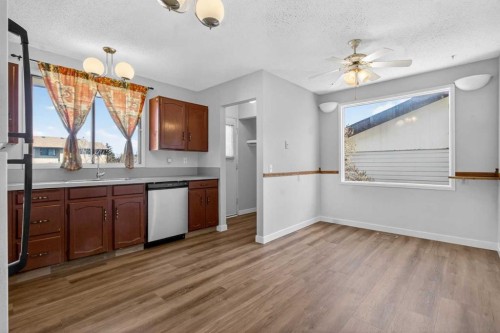 900 Abbeydale Drive Ne, Calgary, AB - Indoor Photo Showing Kitchen