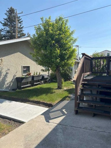 4928 40 Avenue Nw, Calgary, AB - Outdoor