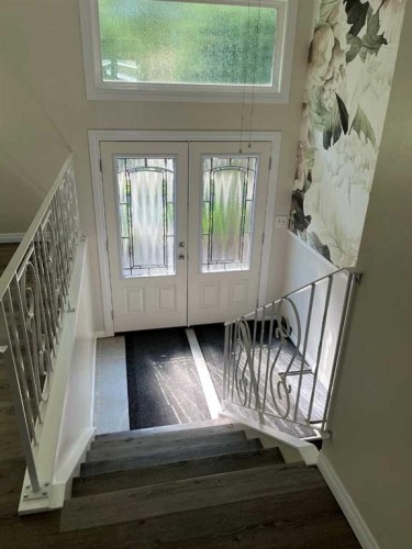 4928 40 Avenue Nw, Calgary, AB - Indoor Photo Showing Other Room