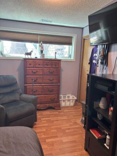 4924 40 Avenue Nw, Calgary, AB - Indoor