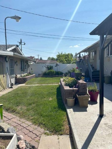 4924 40 Avenue Nw, Calgary, AB - Outdoor