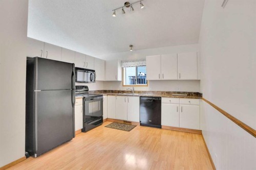 90 Martinridge Crescent Ne, Calgary, AB - Indoor Photo Showing Kitchen