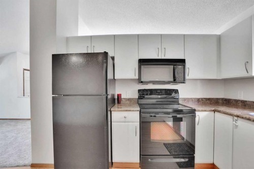 90 Martinridge Crescent Ne, Calgary, AB - Indoor Photo Showing Kitchen
