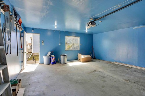 90 Martinridge Crescent Ne, Calgary, AB - Indoor