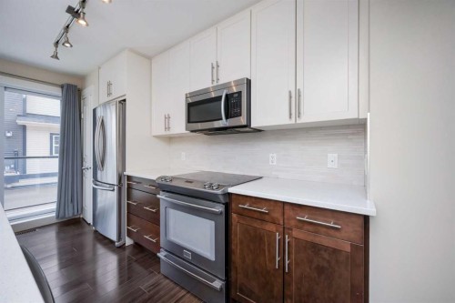 211 Mckenzie Towne Square Se, Calgary, AB - Indoor Photo Showing Kitchen