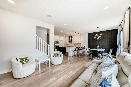 164 Magnolia Terrace Se, Calgary, AB - Indoor Photo Showing Living Room