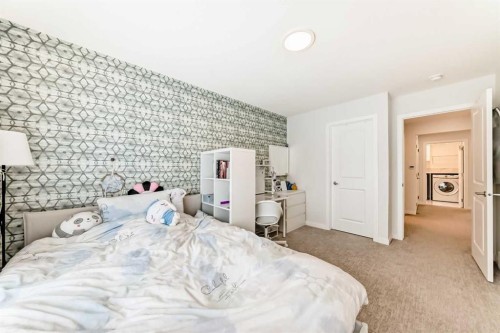164 Magnolia Terrace Se, Calgary, AB - Indoor Photo Showing Bedroom