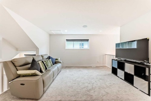 164 Magnolia Terrace Se, Calgary, AB - Indoor