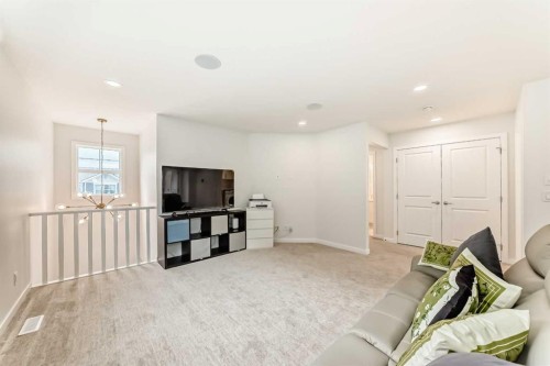 164 Magnolia Terrace Se, Calgary, AB - Indoor