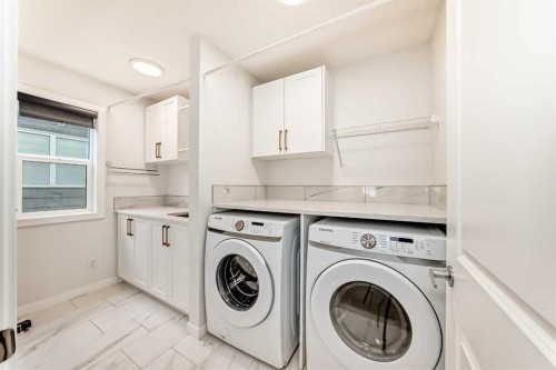 164 Magnolia Terrace Se, Calgary, AB - Indoor Photo Showing Laundry Room