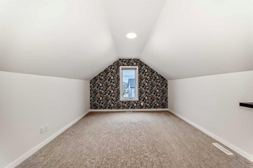164 Magnolia Terrace Se, Calgary, AB - Indoor Photo Showing Other Room