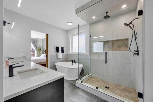 25 Cimarron Estates Gate, Okotoks, AB - Indoor Photo Showing Bathroom
