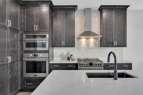 25 Cimarron Estates Gate, Okotoks, AB - Indoor Photo Showing Kitchen With Upgraded Kitchen