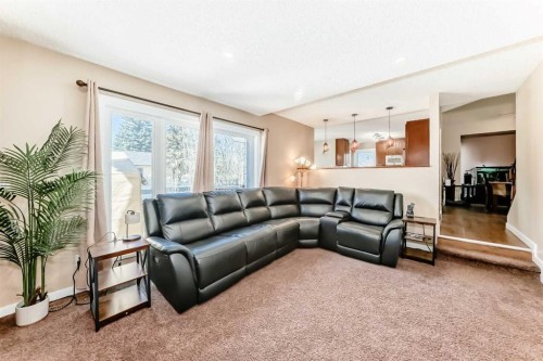127 Mckerrell Way Se, Calgary, AB - Indoor Photo Showing Living Room