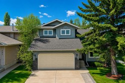 127 Mckerrell Way SE Calgary, AB T2Z 1R1