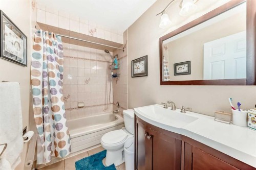 127 Mckerrell Way Se, Calgary, AB - Indoor Photo Showing Bathroom