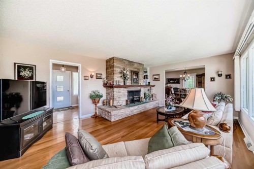 10737 Eamon Road Nw, Calgary, AB 
