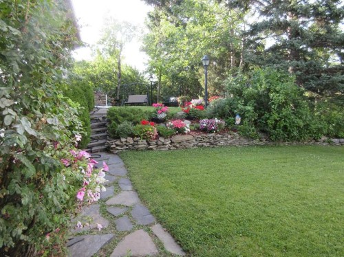 10737 Eamon Road Nw, Calgary, AB 