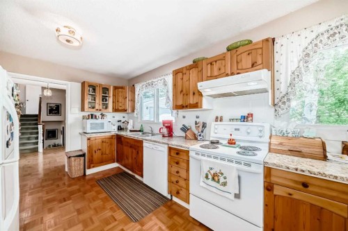 10737 Eamon Road Nw, Calgary, AB 