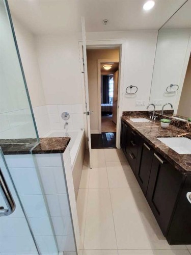722-222 Riverfront Avenue Sw, Calgary, AB - Indoor Photo Showing Bathroom