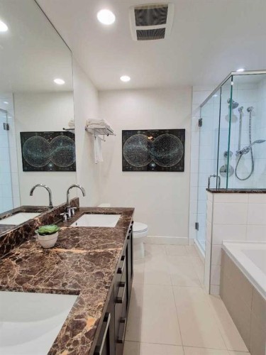 722-222 Riverfront Avenue Sw, Calgary, AB - Indoor Photo Showing Bathroom