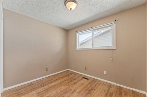 7003 Temple Drive Ne, Calgary, AB - Indoor Photo Showing Other Room