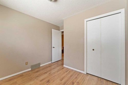 7003 Temple Drive Ne, Calgary, AB - Indoor Photo Showing Other Room