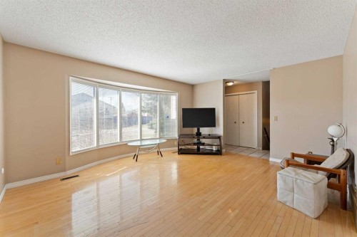 7003 Temple Drive Ne, Calgary, AB - Indoor