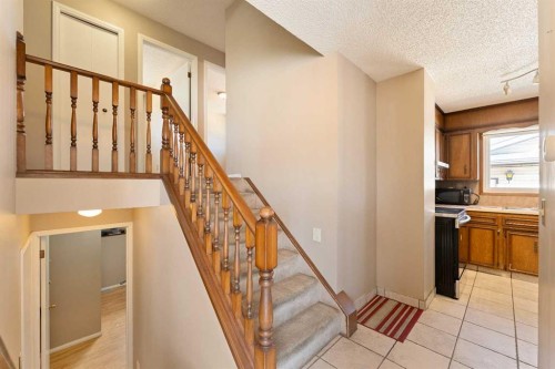 7003 Temple Drive Ne, Calgary, AB - Indoor Photo Showing Other Room