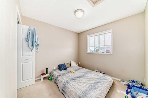 111 Tarawood Road Ne, Calgary, AB - Indoor Photo Showing Bedroom