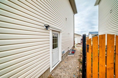 111 Tarawood Road Ne, Calgary, AB - Outdoor