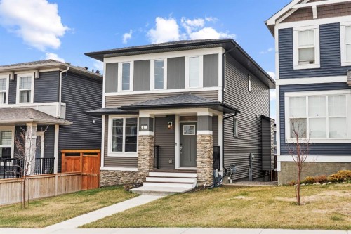 27 Heritage Rise  Cochrane, AB T4C 2R4