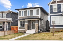 27 Heritage Rise Cochrane, AB T4C 2R4