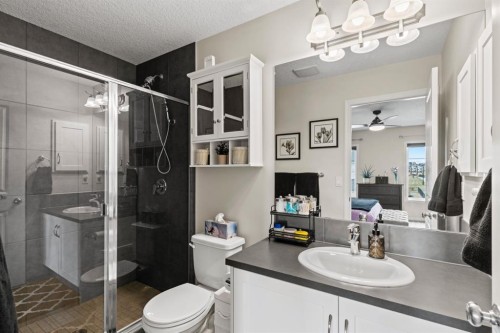 27 Heritage Rise, Cochrane, AB - Indoor Photo Showing Bathroom
