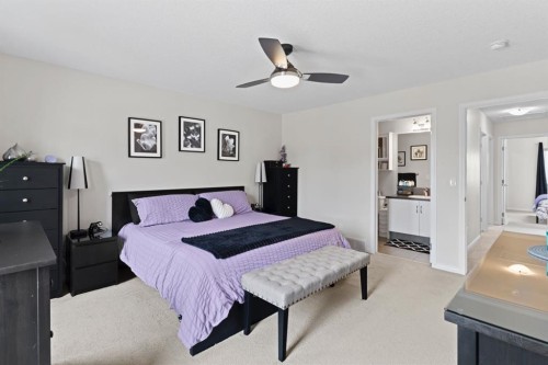 27 Heritage Rise, Cochrane, AB - Indoor Photo Showing Bedroom