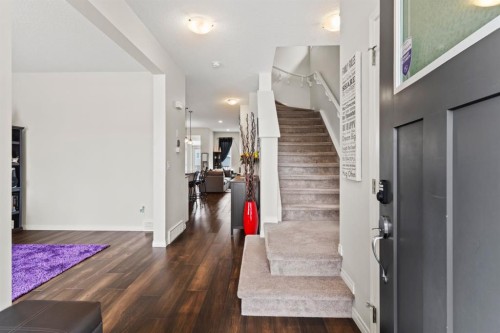27 Heritage Rise, Cochrane, AB - Indoor Photo Showing Other Room