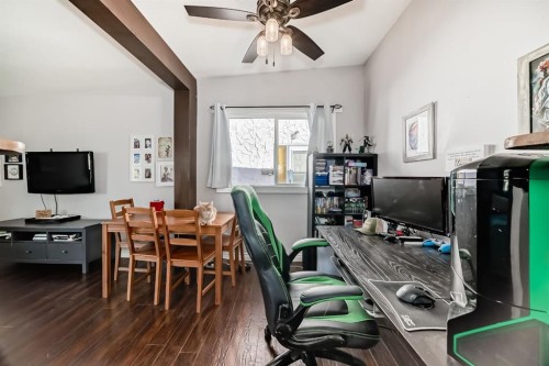 724D Raynard Crescent Se, Calgary, AB - Indoor Photo Showing Office