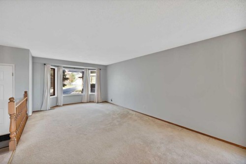 68 Hawkfield Crescent Nw, Calgary, AB - Indoor Photo Showing Other Room