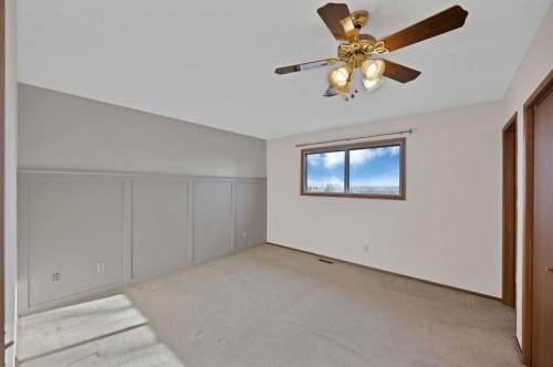 68 Hawkfield Crescent Nw, Calgary, AB - Indoor Photo Showing Other Room