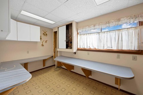 68 Hawkfield Crescent Nw, Calgary, AB - Indoor Photo Showing Other Room