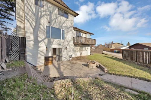 68 Hawkfield Crescent Nw, Calgary, AB - Outdoor