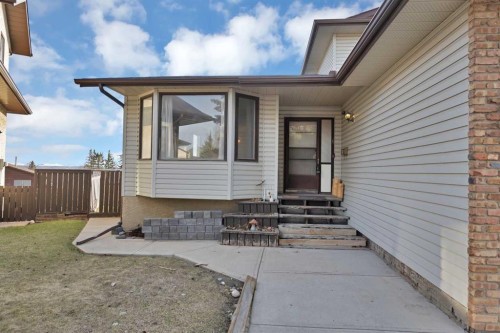 68 Hawkfield Crescent Nw, Calgary, AB - Outdoor With Exterior