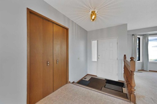 68 Hawkfield Crescent Nw, Calgary, AB - Indoor Photo Showing Other Room