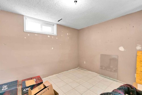924 Hunterston Hill Nw, Calgary, AB - Indoor