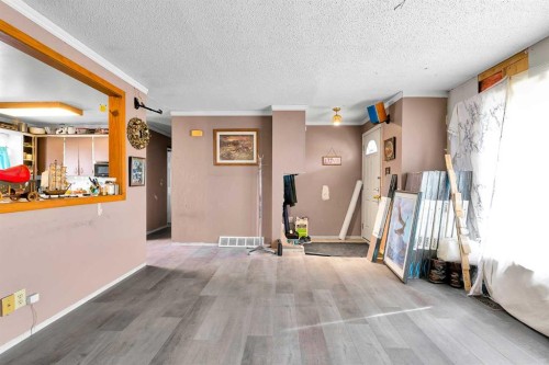 924 Hunterston Hill Nw, Calgary, AB - Indoor Photo Showing Other Room