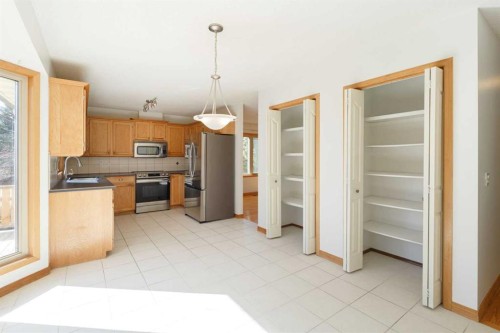 48 Ranchridge Drive Nw, Calgary, AB - Indoor Photo Showing Kitchen
