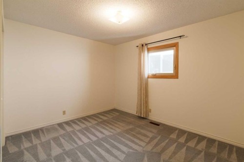 48 Ranchridge Drive Nw, Calgary, AB - Indoor Photo Showing Other Room