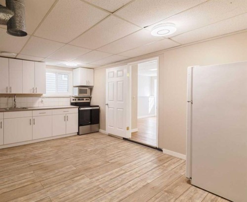 48 Ranchridge Drive Nw, Calgary, AB - Indoor Photo Showing Kitchen