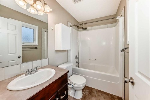 78 Kincora Heath Nw, Calgary, AB - Indoor Photo Showing Bathroom