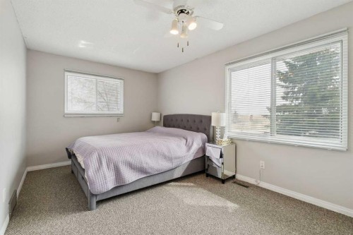 7 Willow Vale, Rural Rocky View County, AB - Indoor Photo Showing Bedroom
